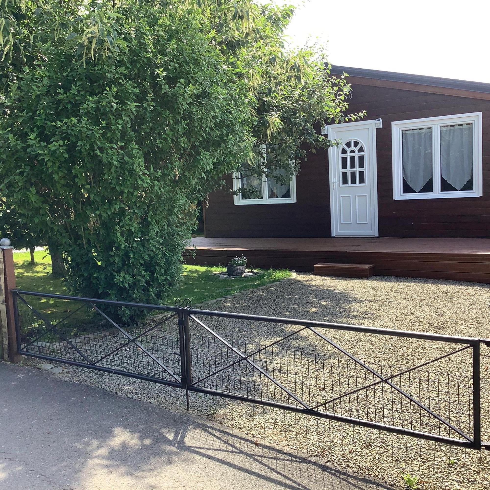 Chalet Charmant Monika Avec Piscine Yvoir Εξωτερικό φωτογραφία
