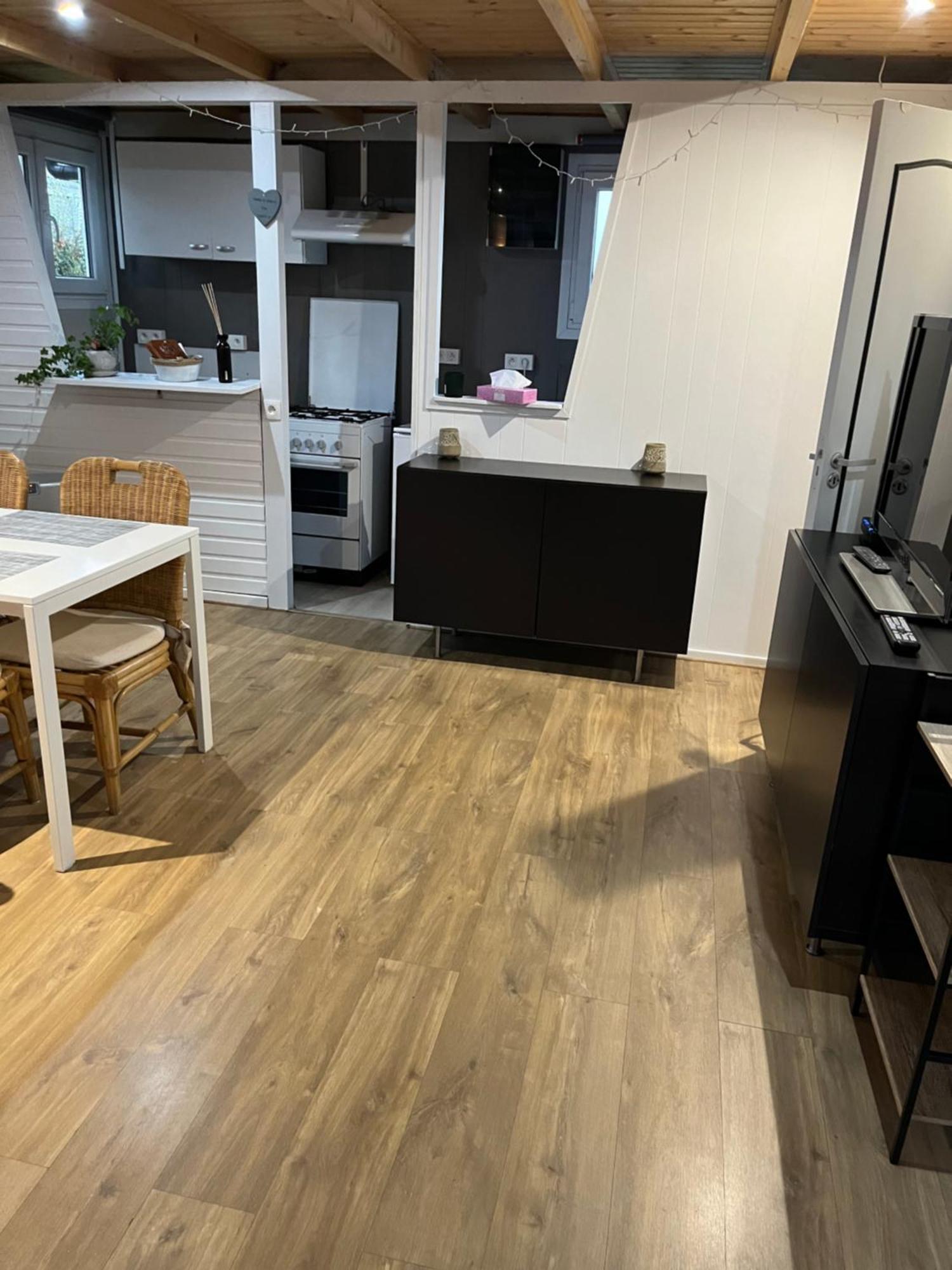 Chalet Charmant Monika Avec Piscine Yvoir Εξωτερικό φωτογραφία